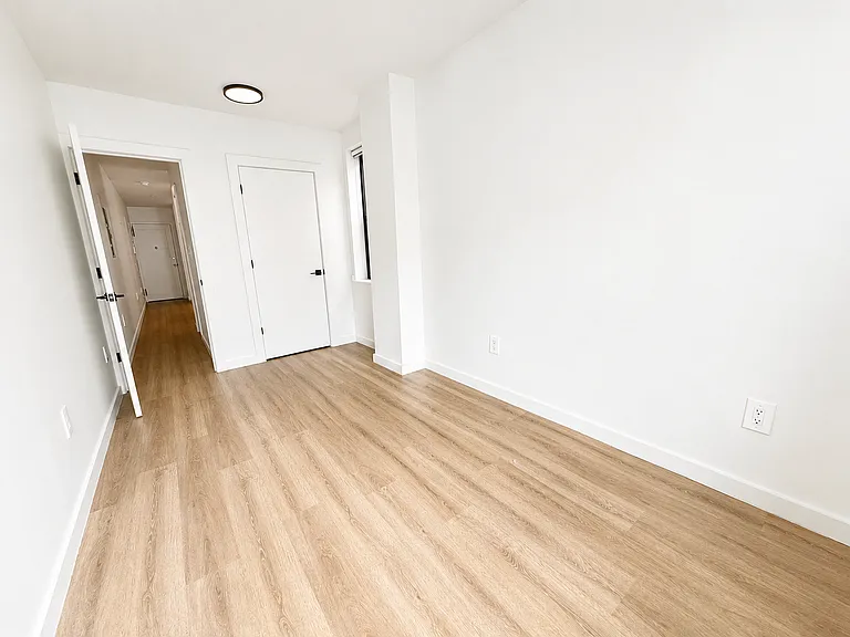 446 W 55th St #4S — Photo 6
