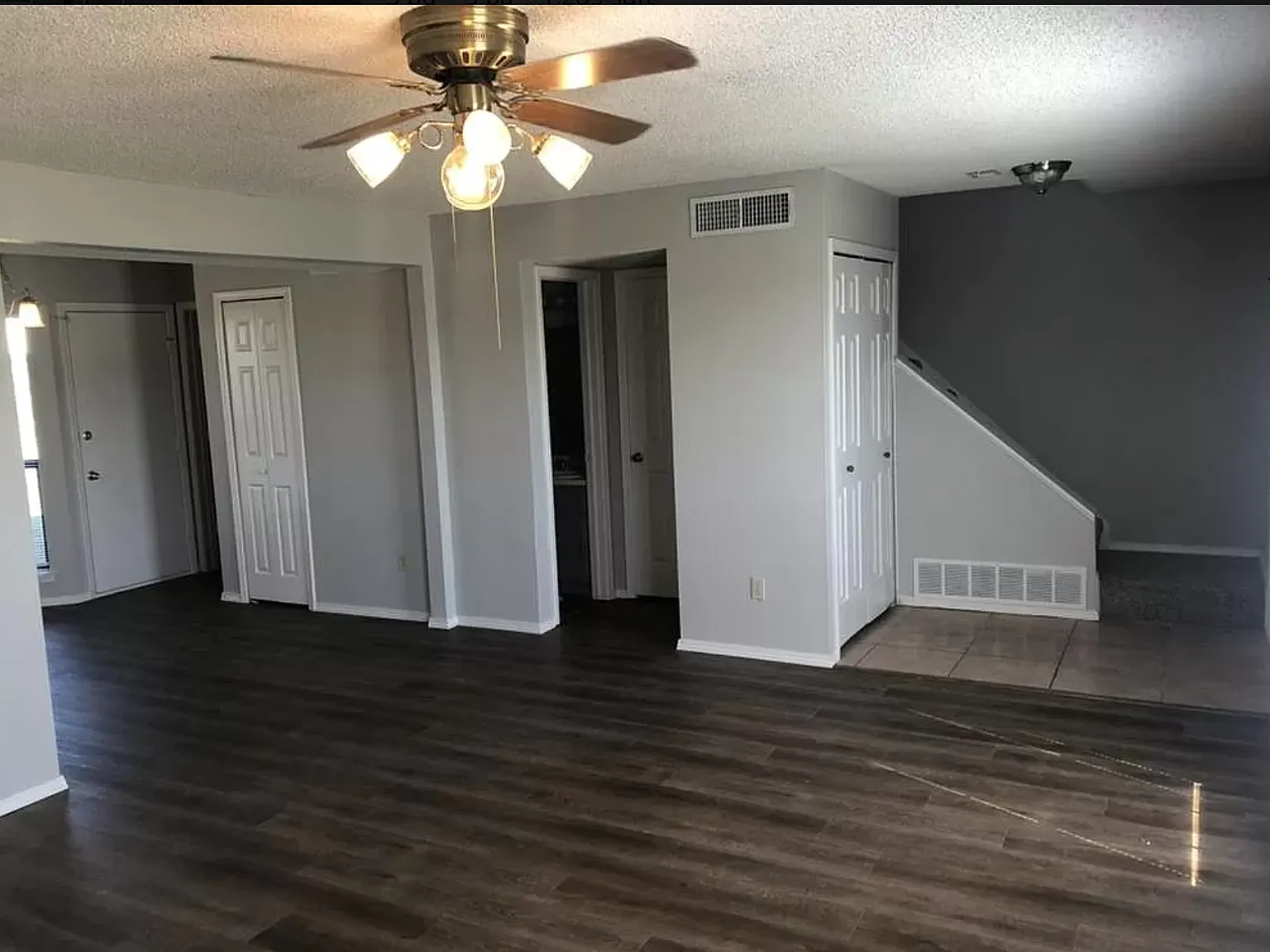 3 bed, 2.5 bath, 1285 sqft, $1,800 — Photo 4