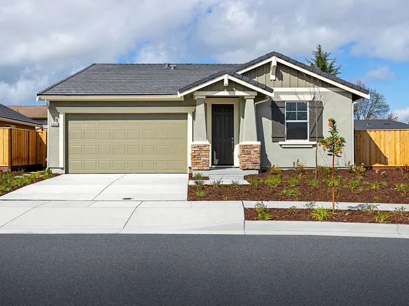 1840 Hydrangea Dr, Hollister, CA 95023