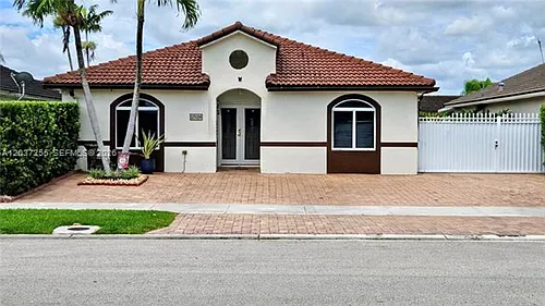 17124 SW 143rd Pl Photo 1