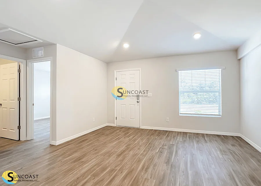 Coming Soon! 2BR Duplex in Punta Gorda — Photo 3