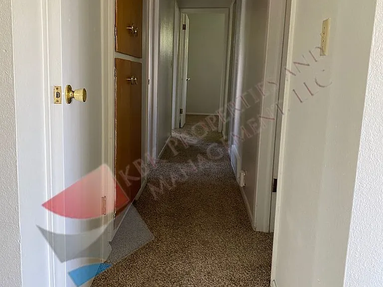 711 Murphy Dr — Photo 2