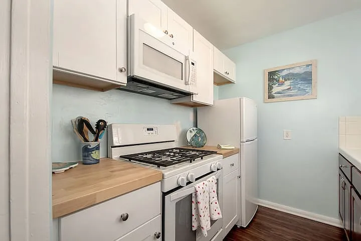 Whiting Court - 719 — Photo 2