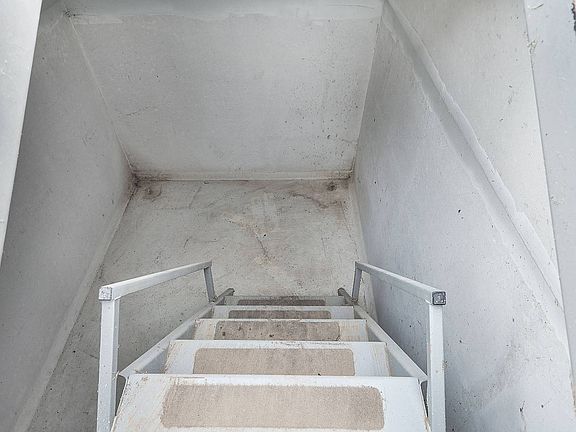4th image of 1103 Quince Ave