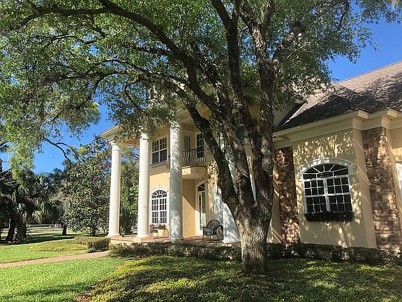 2nd image of 27654 Roslin Dr