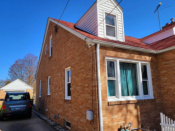 5th image of 1404 Victoria Ave