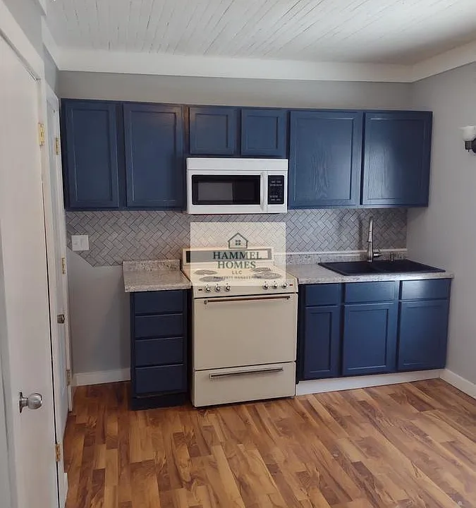 214 W Humbird St #2