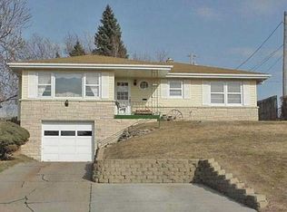 3019 S 44th St, Omaha, NE 68105