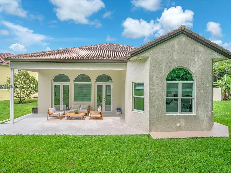 2163 Bay Ct — Photo 45