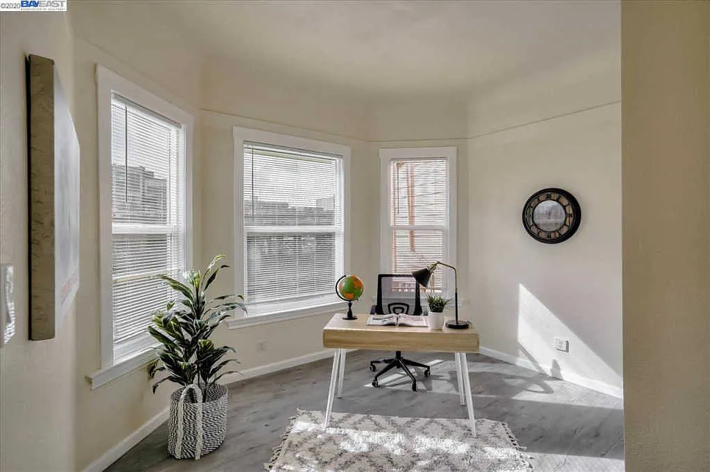 182 6th St photo 1