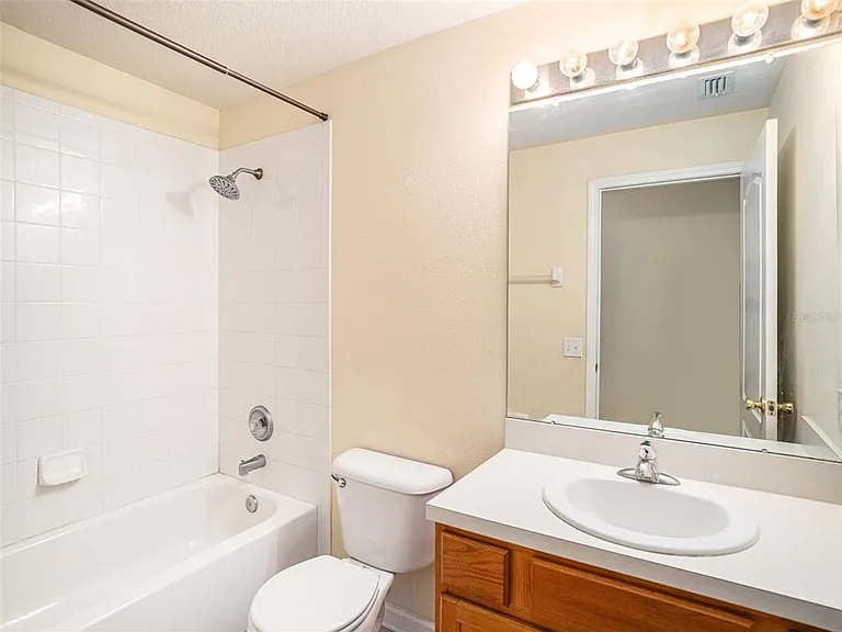 11440 Misty Isle Ln — Photo 20