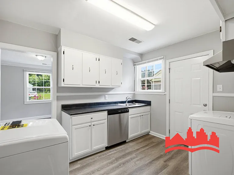 1698 Edward Ave — Photo 12