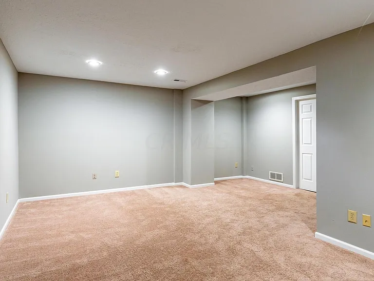 6266 Hyland Dr — Photo 13