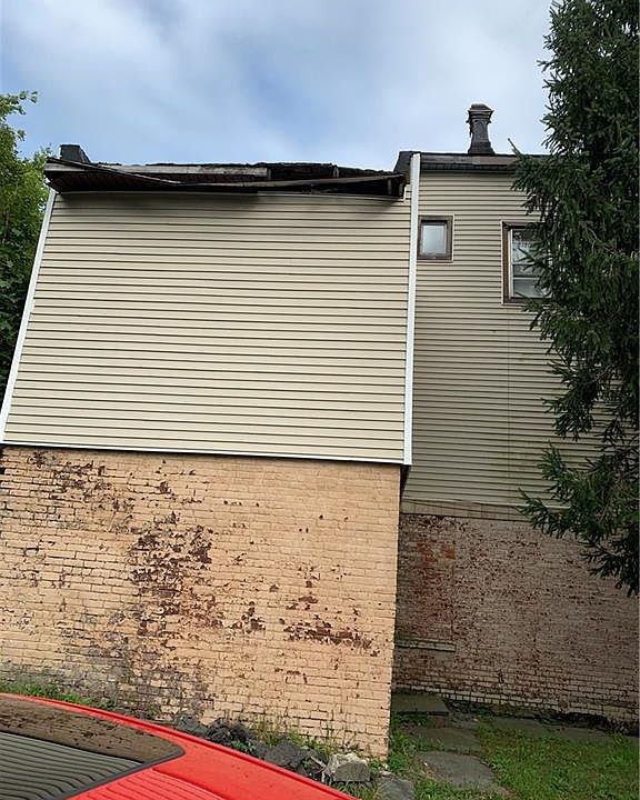 2nd image of 37 Broad St