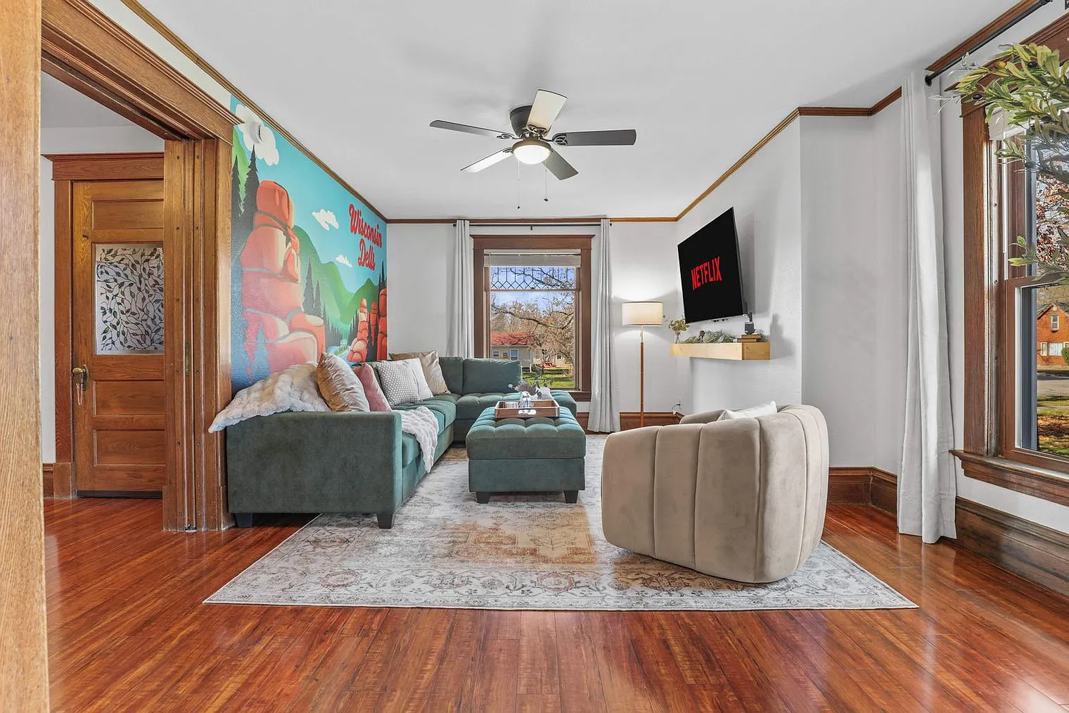 4 bed, 2.0 bath, 3401 sqft, $9,903 — Photo 3