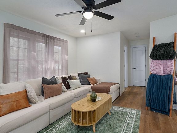 5th image of 202 N Lincoln Avenue