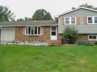 202 Crescent Ave, Kendallville, IN