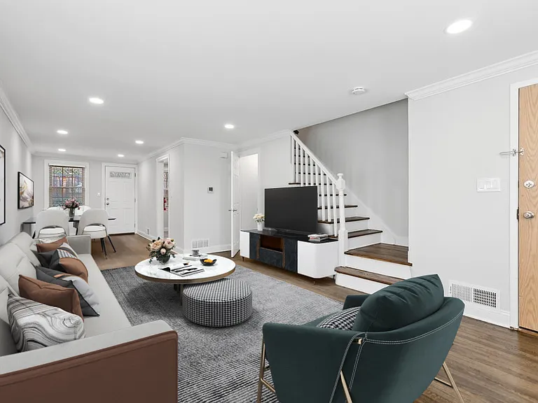 Spring Hill Apartments — Photo 1