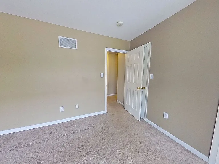 825 Rachel Dr — Photo 15