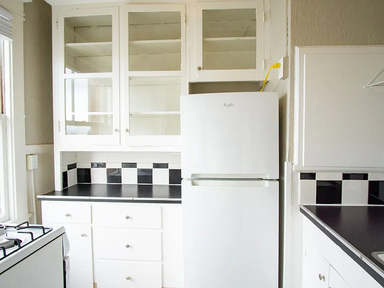 715 SW King Ave #53 — Photo 1