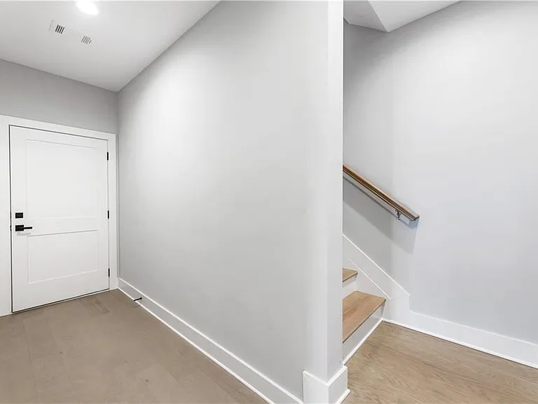 2035 Parkside Ln — Photo 39