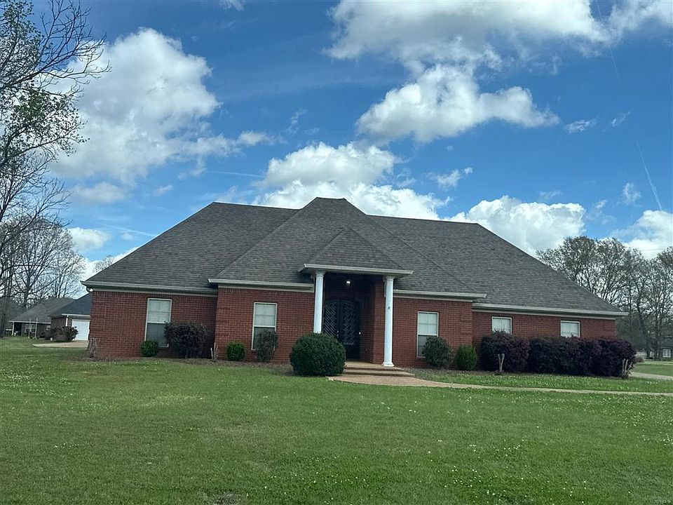 1st image of 200 Jasmine Dr