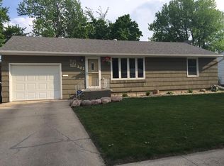 202 Thomas Ave, Worthington, MN 56187