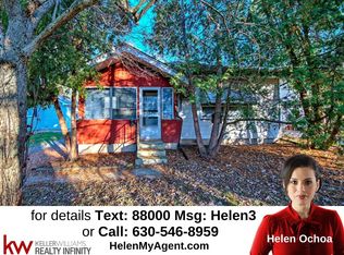 1110 Pleasant Pl, Aurora, IL 60505