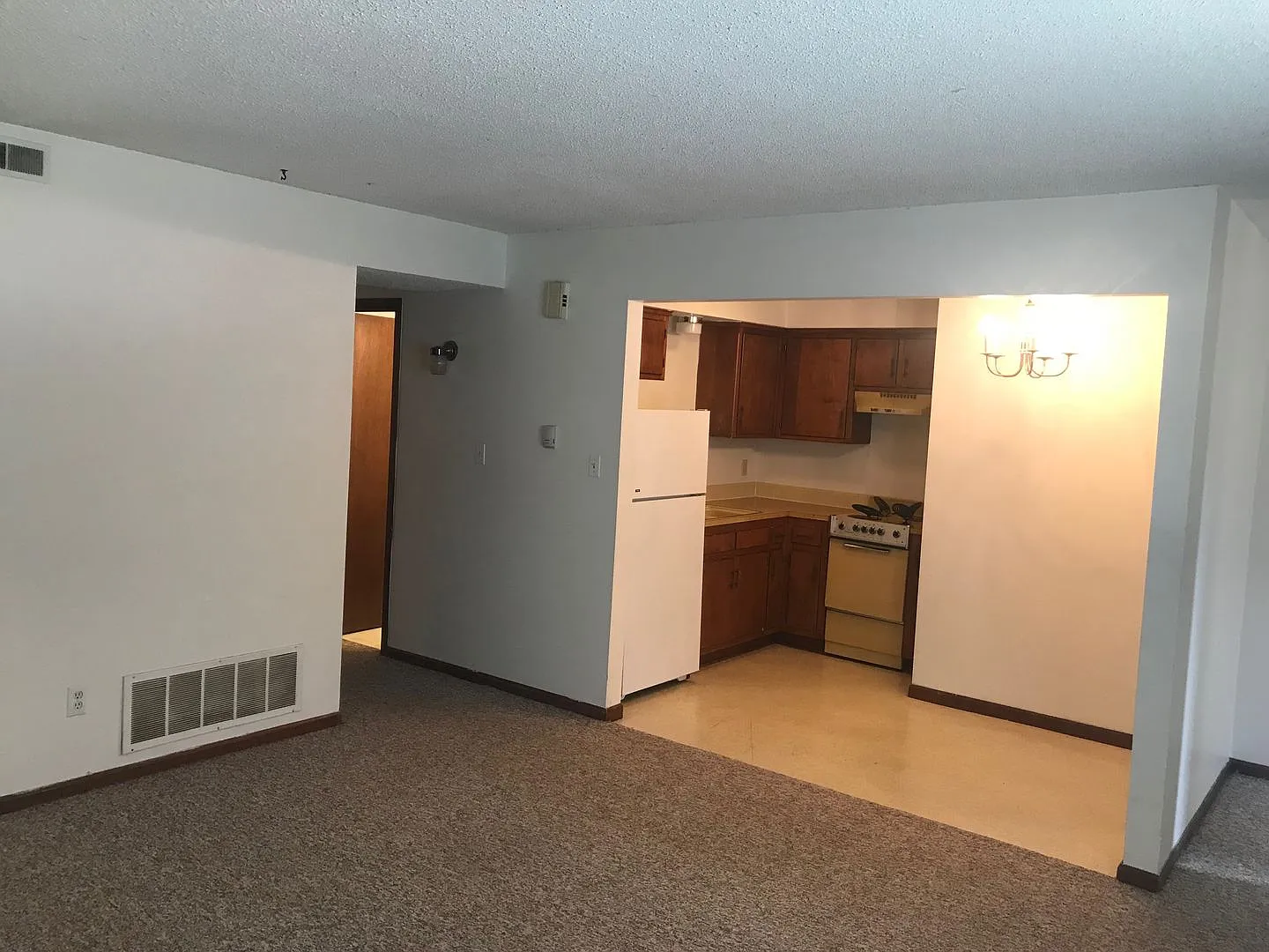 3232 Cardinal Drive — Photo 2
