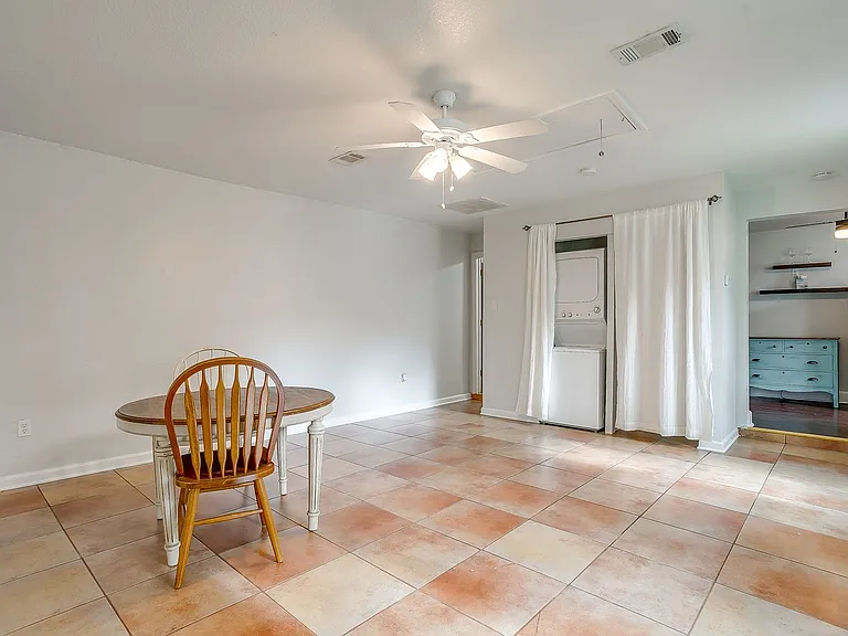 3256 Greene Ave — Photo 13
