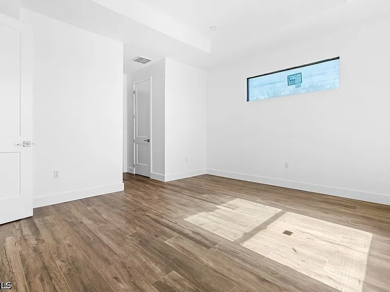 2803 44th St SW — Photo 15