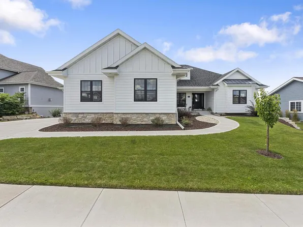 6697 Morning Dew Lane, Sun Prairie, WI 53590