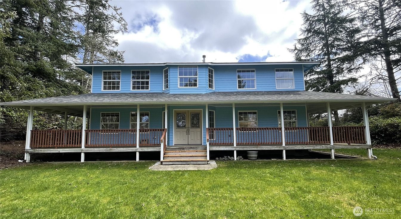 1st image of 653 Sunset Avenue NE