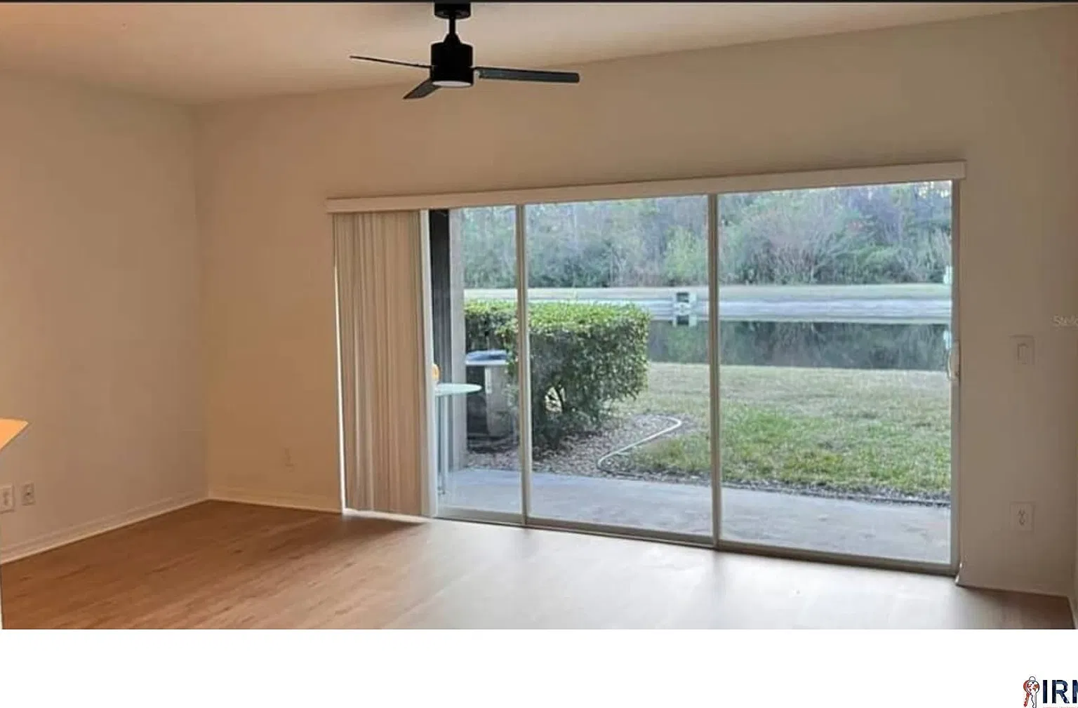 2 b 2.5 b with 1 car garage!! in Victoria Pines — Photo 2