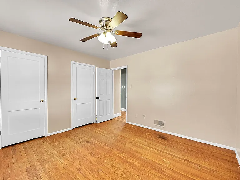 2317 De Soto Rd — Photo 18