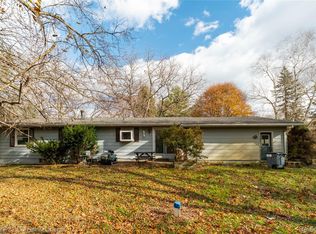 9792 Willis Rd, Pinckney, MI 48169