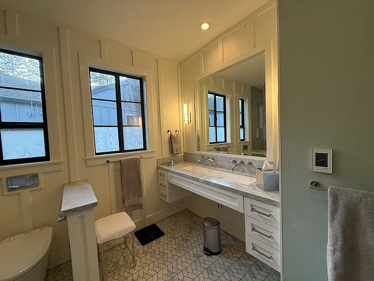 18507 Wellesley Ct — Photo 11