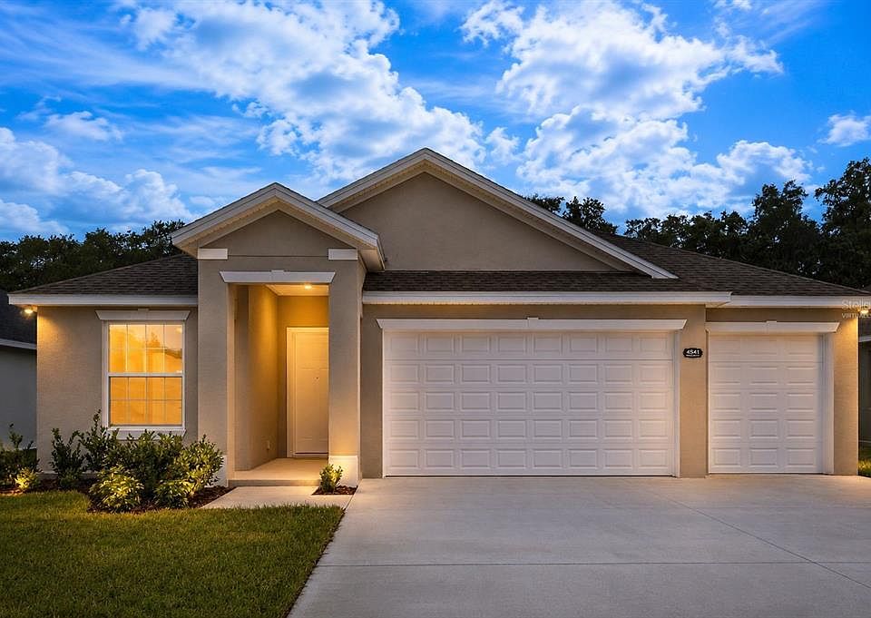 1st image of 4541 Fairway Oaks Dr