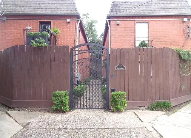 2225 Mimosa Dr #6 — Photo 1