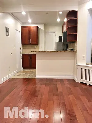 Rented by Mdrn Residential | media 8