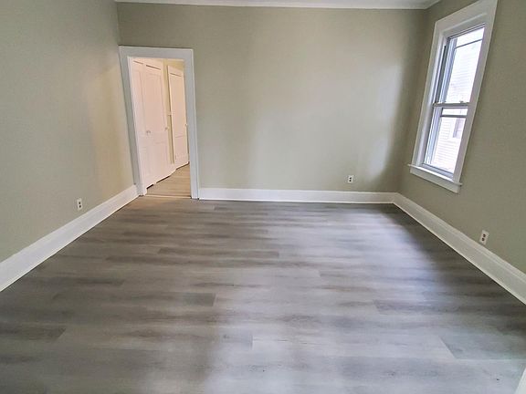 4th image of 19 Underwood St #1R