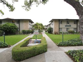 Palm Apartments in the Heart of Arcadia