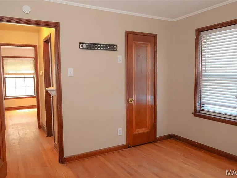 1067 Melvin Ave — Photo 10