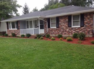 400 S Braintree Dr, Schaumburg, IL 60193