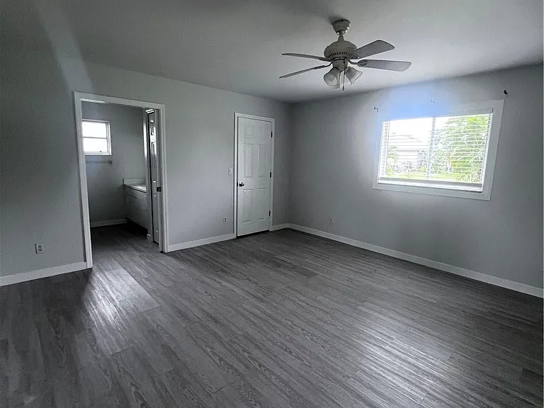 1306 SW 11th St — Photo 3