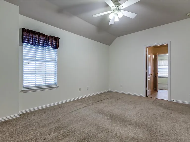 8924 High Meadows Dr — Photo 3