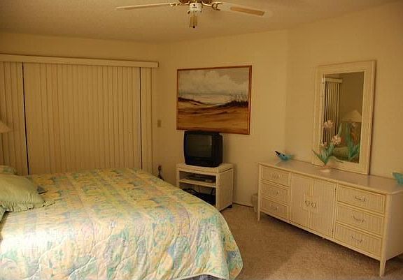 5th image of 314 Caribe Vista Way
