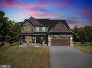 2428 Pikeside Dr, Greencastle, PA