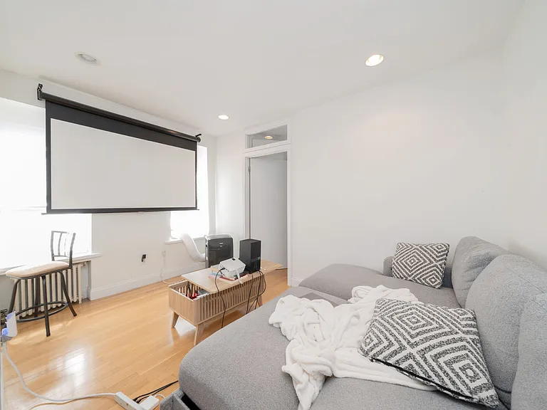 3157 Broadway #19 — Photo 2