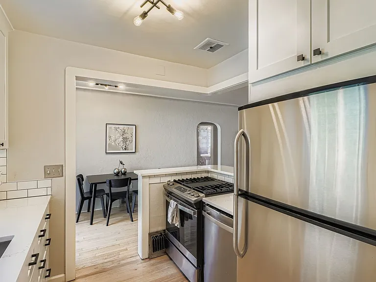 1545 S Steele St — Photo 10